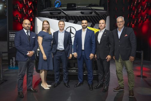 e095d0fe7e3c8f4f9ece50a612610455_XL