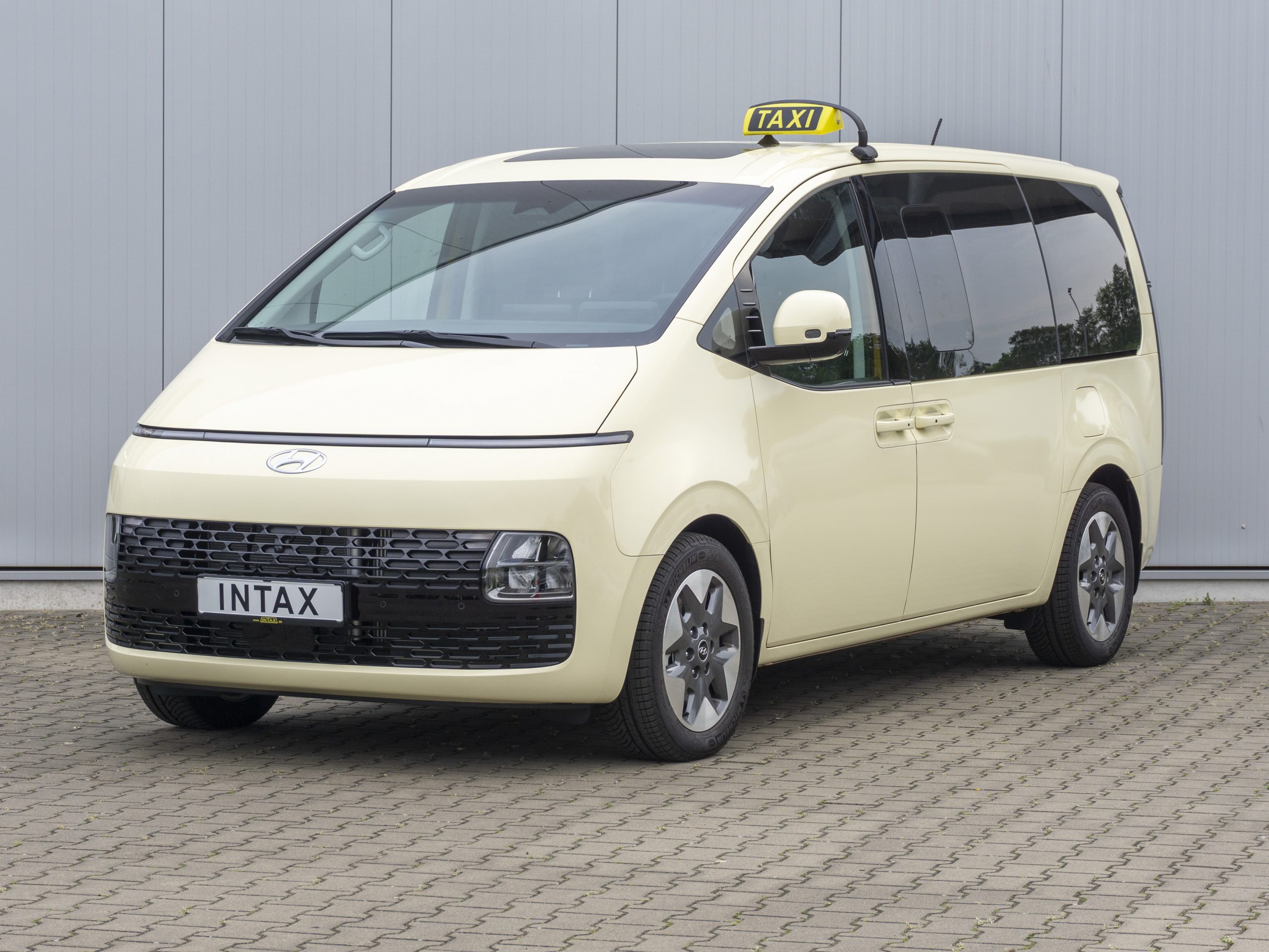 Futuristisch: Hyundai Staria als Taxi - KFZ-Anzeiger