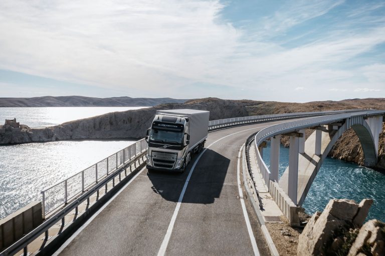 T2020-0177-volvos-30-years-of-innovation