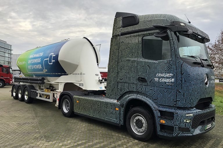 1.000 batterieelektrische Lkw mit Stern: Holcim setzt auf den Mercedes-Benz eActros 600, wie er im Bild zu sehen ist.