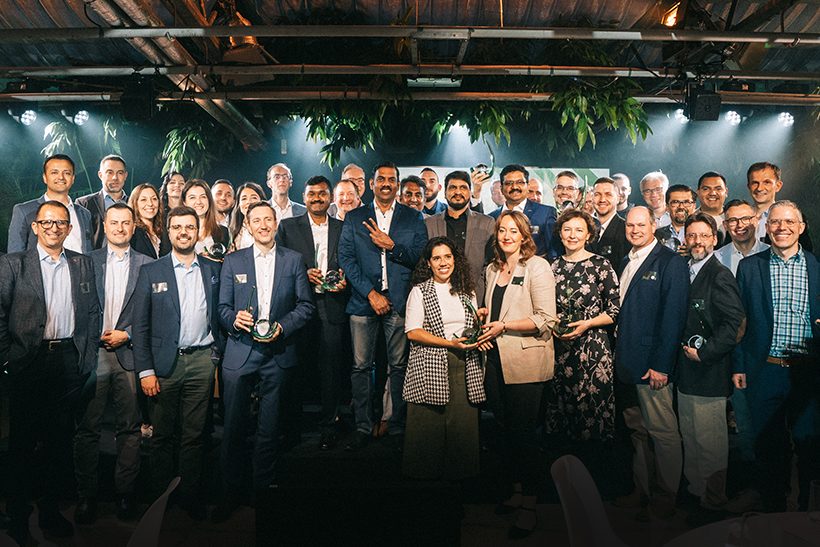 Besonderes Engagement für die Umwelt ausgezeichnet: Daimler Truck verleiht erstmalig den „Green Mover Award“Special commitment to the environment honored: Daimler Truck for the first time presents the “Green Mover Award” Gewinner des Green Mover Award von Daimler Truck