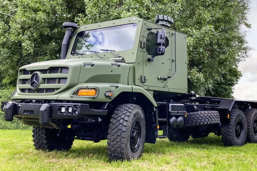 Mercedes-Benz Special Trucks Rheinmetall Mercedes-Benz Special Trucks erweitert Defence- Portfolio: vierachsiger Zetros mit Allradantrieb erstmals auf der Eurosatory zu sehen