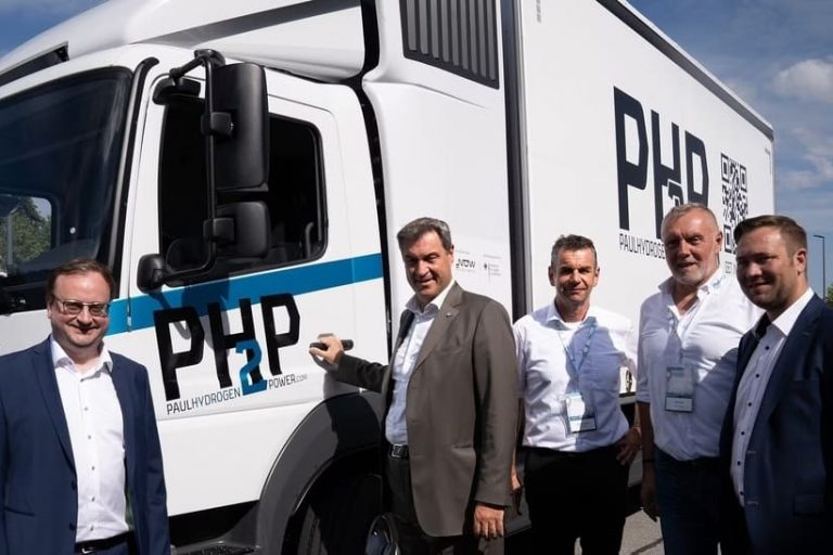 Paul Group PIN21 Conference mit Stefan Meyer, MdL, der Bayerische Ministerpräsident Dr. Markus Söder, Bernhard Wasner, CEO Paul Group, Josef Paul, Gesellschafter Paul Group, Josef Heisl, MdL (v.l.n.r.)