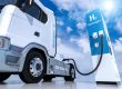 Ein Interreg-Projekt will H2 im Schwerlastverkehr voranbringen. Das Bild zeigt einen LKW an einer H2-Tanksäule.