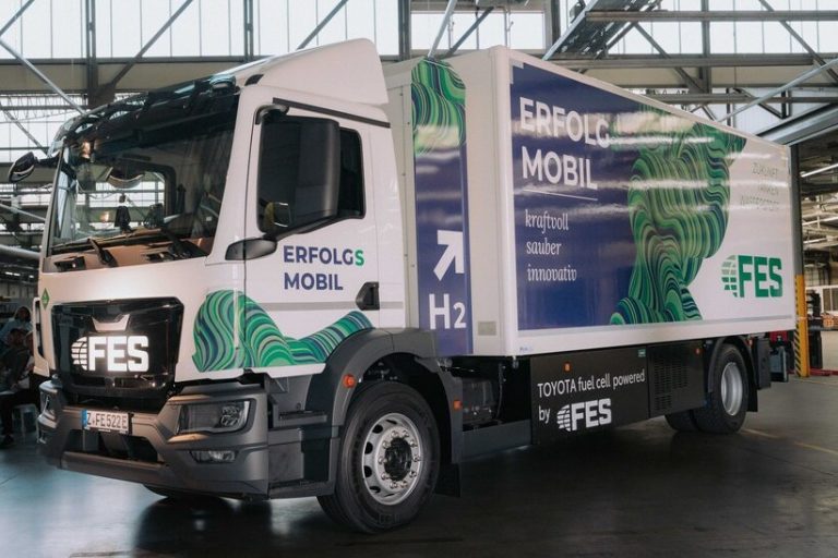 240722_FES_jackzproductions_DSA5058_web Der neue Brennstoffzellen-LKW des FES GmbH
