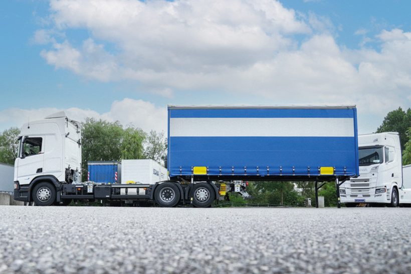 Scania Fahrzeuge mit Wechselbrücken-Aufbau von SDG