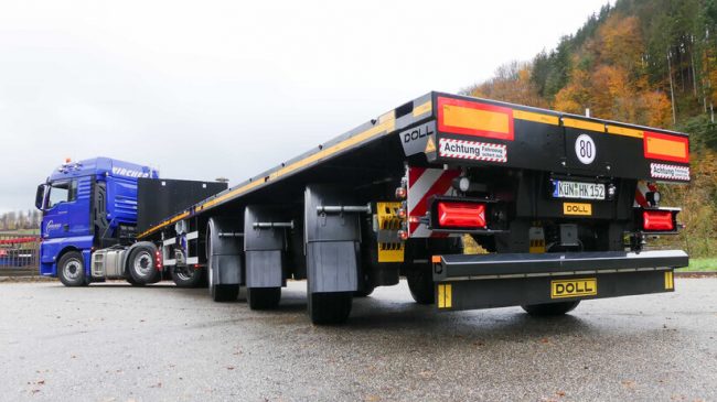 Vielseitige (Transport-)Möglichkeiten: Um den wechselnden Transportanforderungen gerecht zu werden, setzen Spediteure wie die Herbert Kircher GmbH auf Produkte von Doll Fahrzeugbau.