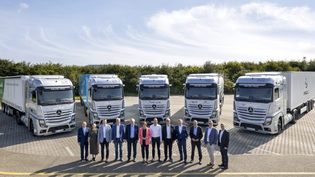 Daimler Truck übergab fünf Mercedes-Benz GenH2 zur Erprobung an fünf Kunden.