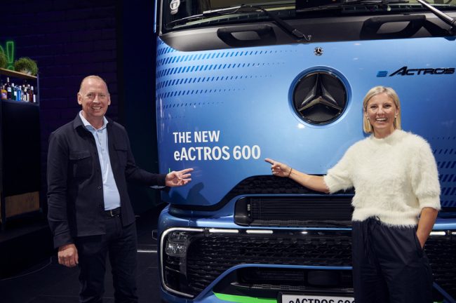 Flottenverstärkung mit eActros 600: Der Logistikdienstleister Simon Loos setzt erneut auf Elektro-Lkw von Mercedes-Benz Trucks und bestellt 75 eActros 600.