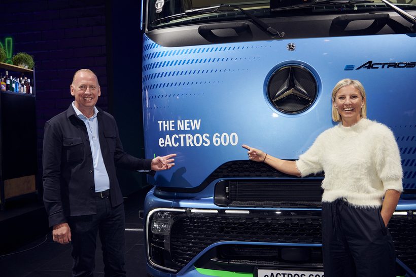 Flottenverstärkung mit eActros 600: Der Logistikdienstleister Simon Loos setzt erneut auf Elektro-Lkw von Mercedes-Benz Trucks und bestellt 75 eActros 600.