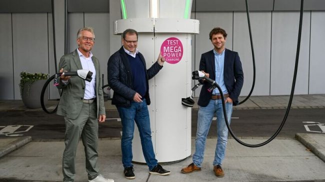 Megawatt-Ladetechnologie für LKW: R:loaded, eLoaded und STRABAG treten als Bietergemeinschaft für Ausschreibung der Autobahn GmbH an