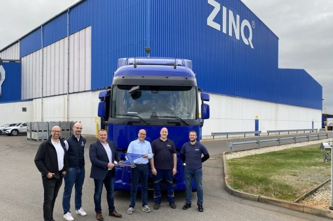 Zinq setzt auf Elektromobilität: Der europäische Anbieter für Oberflächentechnik, die Zins Gruppe aus Gelsenkirchen, nimmt seine ersten vollelektrischen Sattelzugmaschinen (SZM) von Renault Trucks in Betrieb.