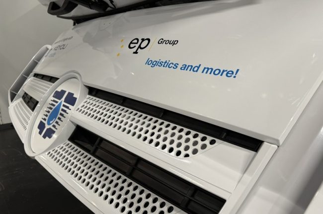 Meilenstein beim Hydrogen Dialogue: Keyou ergibt ersten 18t-Lkw an Pionierkunden EP Trans