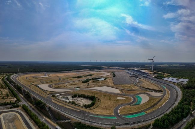 DEKRA Lausitzring. Expertise für Europa: DEKRA ist als Euro NCAP-Labor für aktive Sicherheit akkreditiert worden.