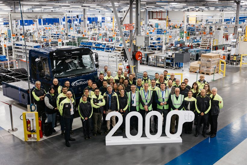 Renault Trucks erreicht Meilenstein: 2.000ster Elektro-Lkw geht an Bidfood Niederlande.
