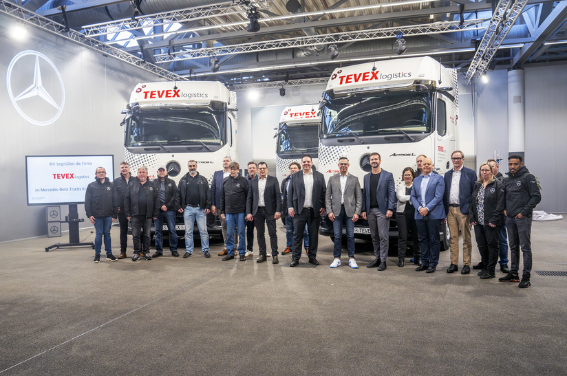 Tevex Logistics modernisiert seinen Fuhrpark mit 150 neuen Mercedes-Benz Actros L für mehr Effizienz und SicherheitTevex Logistics modernises its fleet with 150 new Mercedes-Benz Actros L vehicles for greater efficiency and safety Modernisierung mit Blickfang-Effekt: Tevex Logistics modernisiert seinen Fuhrpark mit 150 neuen Mercedes-Benz Actros L.