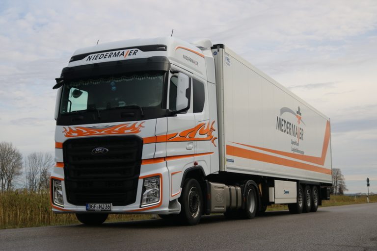 IMG-2716 Sattelzugmaschinen überzeugen in Niederbayern: Ford Trucks F-MAX: Spedition Niedermaier lobt starke Performance