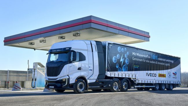 Wasserstoffprojekt auf der Straße: Iveco liefert zwei S-eWay Fuel Cell Sattelzugmaschinen an BMW – damit sind die ersten Fahrzeuge des H2Haul-Wasserstoffprojekts auf der Straße