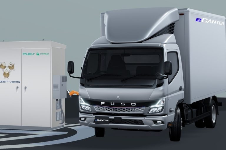 Daimler Truck Tochter FUSO erprobt Wiederverwertung von eCanter-Batterien in EnergiespeichersystemenDaimler Truck subsidiary FUSO demonstrates recycling of eCanter batteries in energy storage systems Zweites Leben für Batterien: Daimler Truck Tochter Fuso erprobt Wiederverwertung von eCanter-Batterien in Energiespeichersystemen