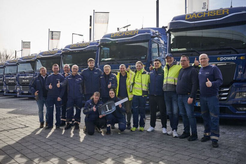 Mehr Laderaum für emissionsfreien Fernverkehr: Dachser nimmt 12 MAN eTGX Ultra-Lowliner in Betrieb