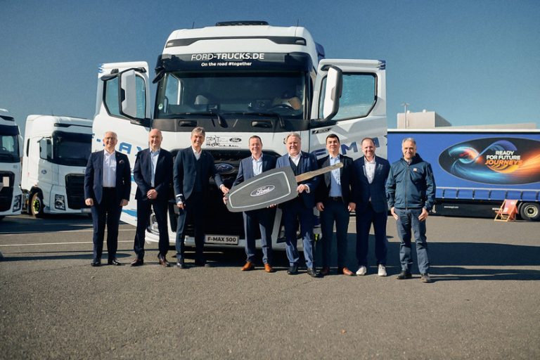 2025_FORD_TRUCKS_0139 Ford fährt Ford