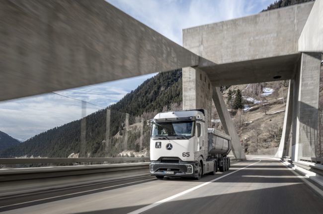 Nächste Generation Brennstoffzellen-Lkw: Daimler Truck testet erste Prototypen in den Schweizer Alpen