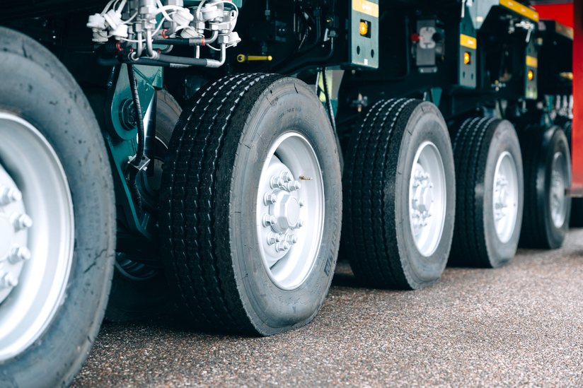 250213-michelin-tiischeuerle-7-be Belastungstest für Schwerguttransportunternehmen: Belastbar mit bis zu 75 Elefanten – Schwerguttransporteur August Alborn setzt auf Michelin-Reifen