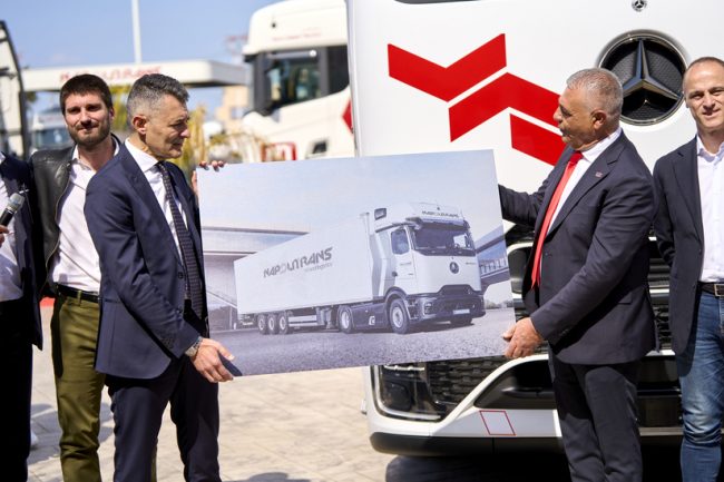 Zeichen für die Zukunft: Italiens Napolitrans setzt auf 70 neue Mercedes-Benz Actros L ProCabin