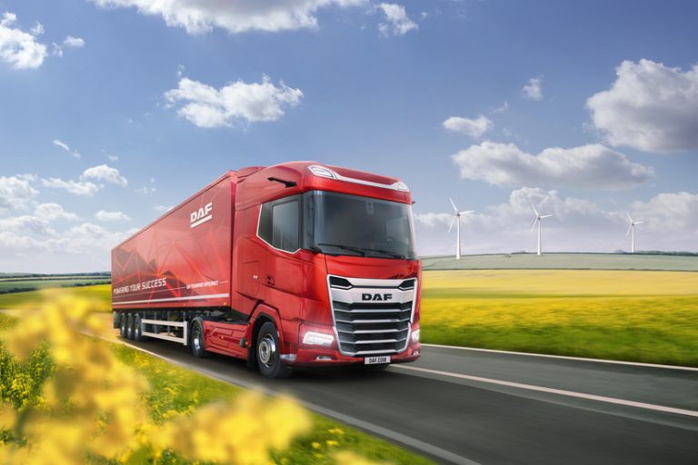 Eine weitere Kraftstoffoption: DAF bietet die Modelle der neuen Generation jetzt auch mit B100 Biodiesel-Antrieb an.