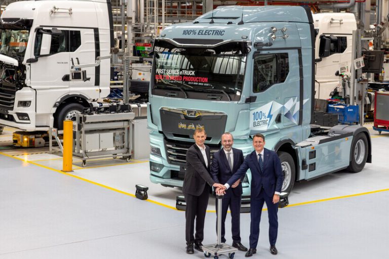 1920_20250616-manetruck-1 Zukunft von MAN beginnt jetzt - historischer Moment für MAN Truck & Bus: Die Serienproduktion der MAN-E-Lkw ist gestartet.