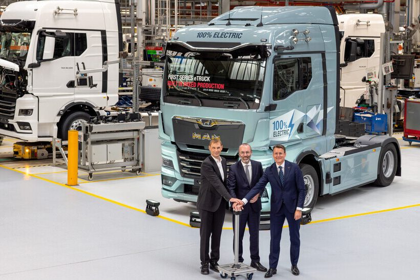 Zukunft von MAN beginnt jetzt - historischer Moment für MAN Truck & Bus: Die Serienproduktion der MAN-E-Lkw ist gestartet.