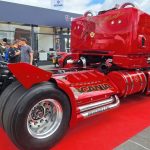 Die „Red Pearl“, ein Showtruck am Scania-Stand