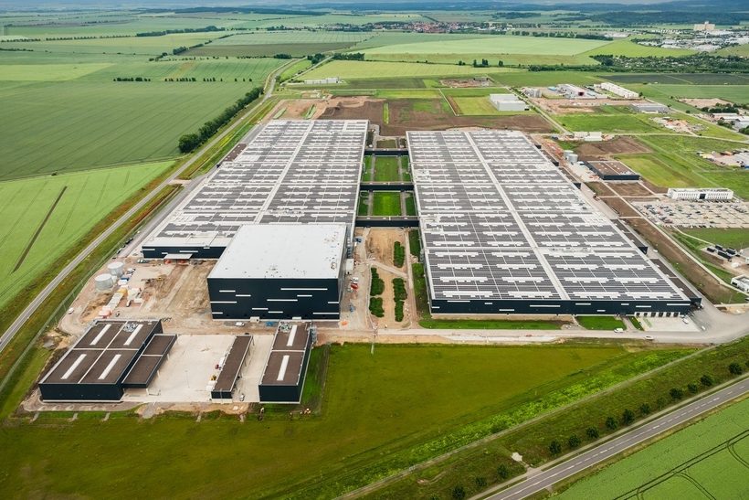 Herzstück der weltweiten Ersatzteilversorgung: Daimler Truck Global Parts Center in Halberstadt als Standort von Mercedes-Benz Trucks eröffnet