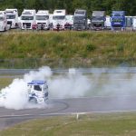 Sascha Lenz, mit einigen Erfahrungen aus der Drifting-Szene ausgestattet, feiert sein gutes Abschneiden beim Truck-Grand-Prix