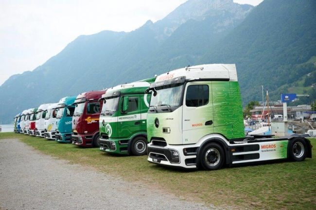 Elektrisierender Moment in den Alpen Feierliche Übergabe der ersten 20 eActros 600 Trucks an Schweizer Kunden