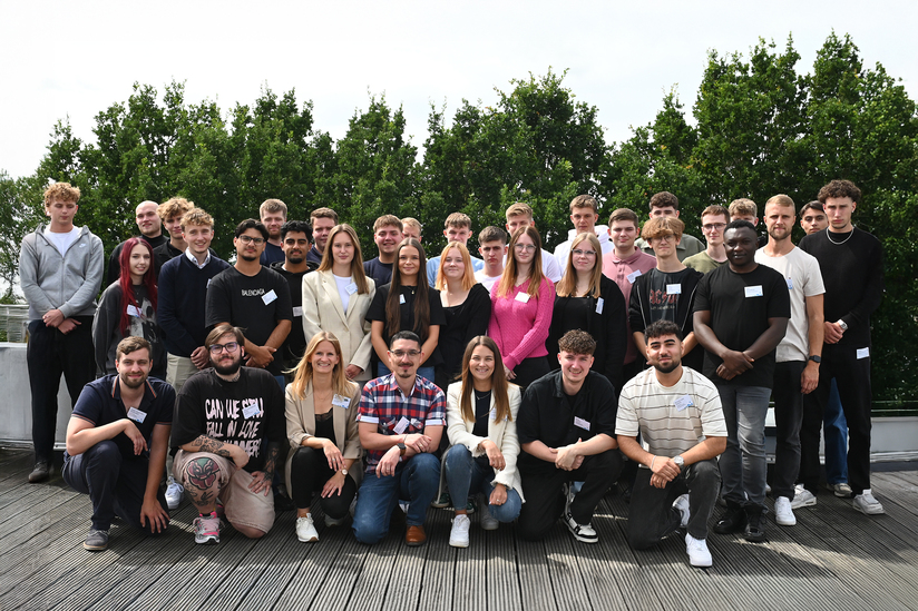 37 neue Auszubildende und duale Studierende starten bei dem Logistikdienstleister