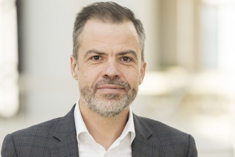 Raphaël Viard , chief officer digital Bouygues Construction Fokus auf digitale Transformation Forvia ernennt Raphaël Viard zum Chief Digital Information Officer