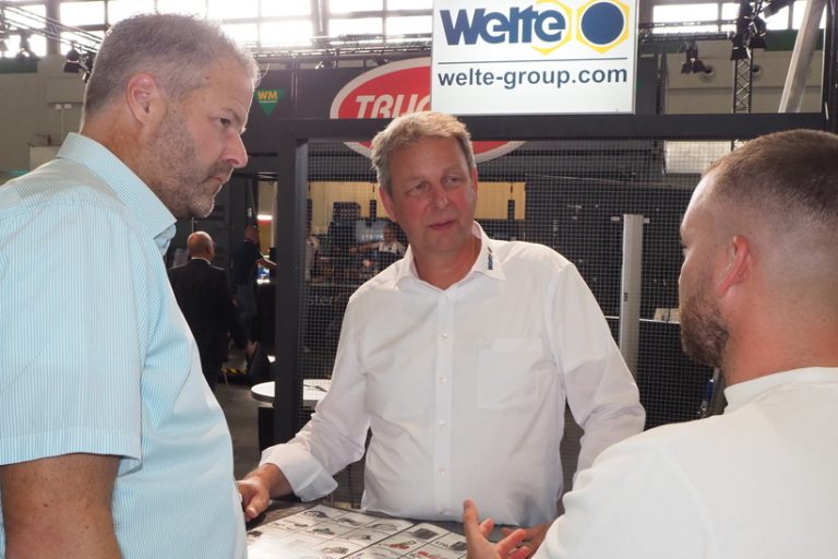 sich seit mehr als 30 Jahren mit Gelenkwellen. Er ist einer von vielen Experten bei der Welte Cardan-Service GmbH.