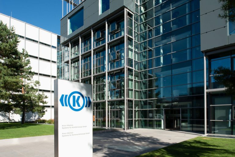 knorr-bremseuumlbernimmttravisroadservicesinternationalb.v.