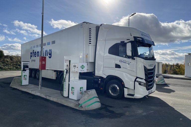 OG_Tankstelle_Nerdlen_Pfenning_15x11cm_300dpi_IMG_4808_251030