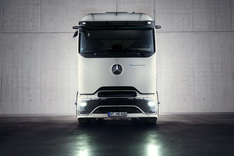 Mercedes-Benz Trucks erweitert E-Truck-Portfolio um neue eActros Lowliner-VarianteMercedes-Benz Trucks expands its e-truck portfolio with new eActros Lowliner variant