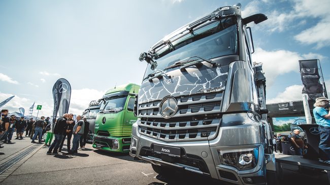 Mercedes-Benz Trucks beim Boxenstopp am Nürburgring.