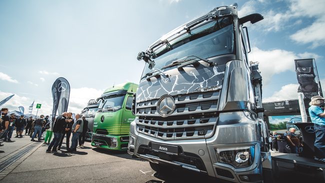 Mercedes-Benz Trucks beim Boxenstopp am Nürburgring.