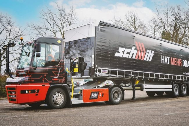 Truck von Logistik Schmitt mit Infios-Lösung