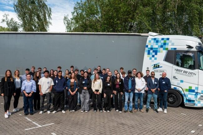 Das Bild zeigt Azubis des Jahrgangs 2026 der L.I.T. Gruppe.