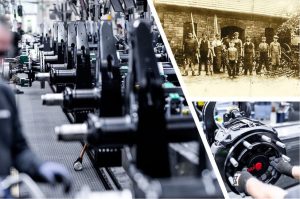 Die Collage zeigt im großen Bild links die Produktion bei SAF-Holland: Achs- und Fahrwerkskompetenz, Brems- und Steuerungstechnologie sowie Kupplungssysteme fließen zunehmend in abgestimmte Systemlösungen ein. Das schwarz-weiß-Bild zeigt, wo alles begann: in der bayerischen Dorfschmiede von Paul Zill. Und das dritte Bild rechts unten zeigt die Fertigungshalle in Bessenbach, wo SAF-HOLLAND – neben anderen Standorten – sein breites Portfolio an Achs-, Brems-, Kupplungs- und Fahrwerkslösungen produziert.
