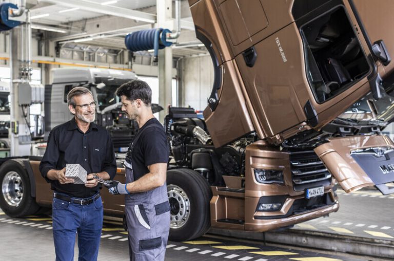 MAN baut Service aus