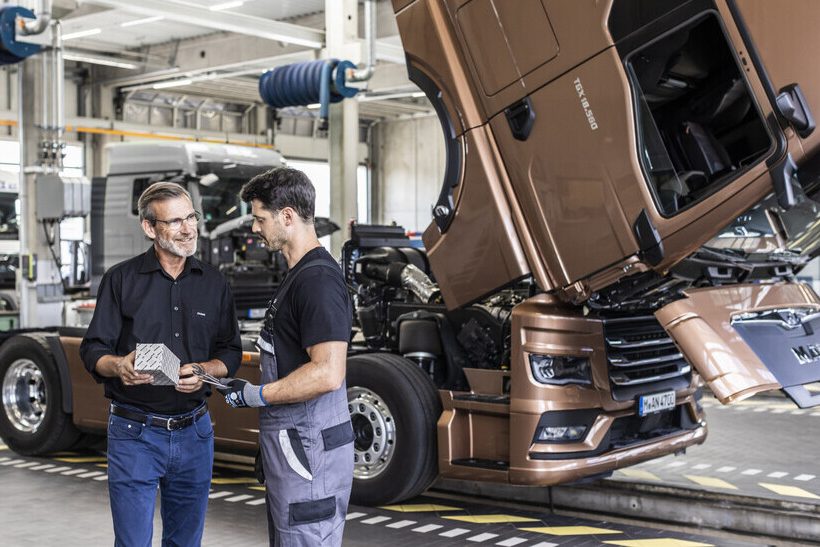 MAN baut Service aus