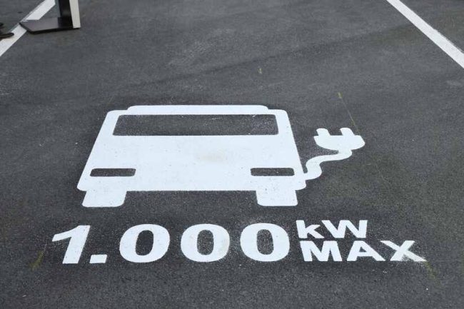 E-Truck laden mit einer Million Watt